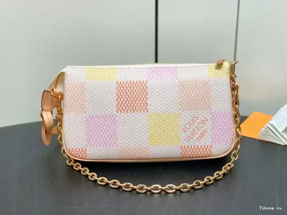 Cheap LOUIS Pochette Accessoires-23.5*13.5*4CM VUITTON 0629